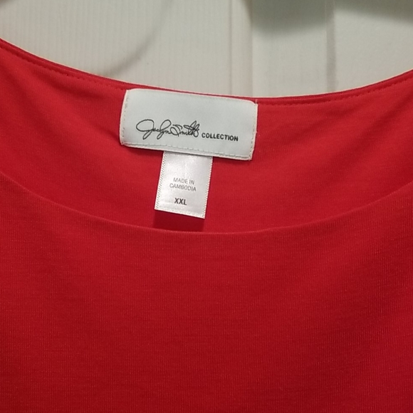 Red blouse - Picture 2 of 3